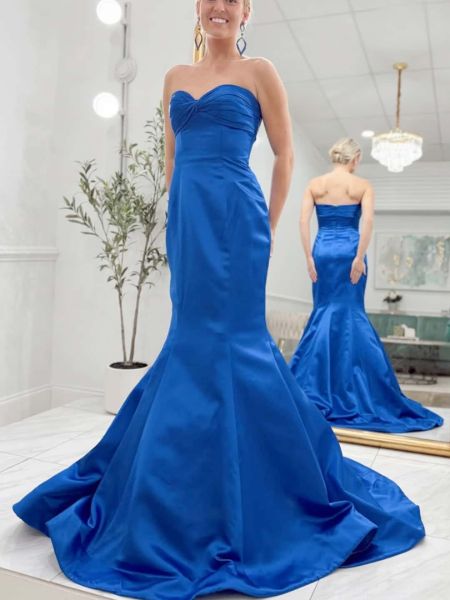 Royal blue mermaid prom dress in satin with a sweetheart neckline and fitted silhouette.